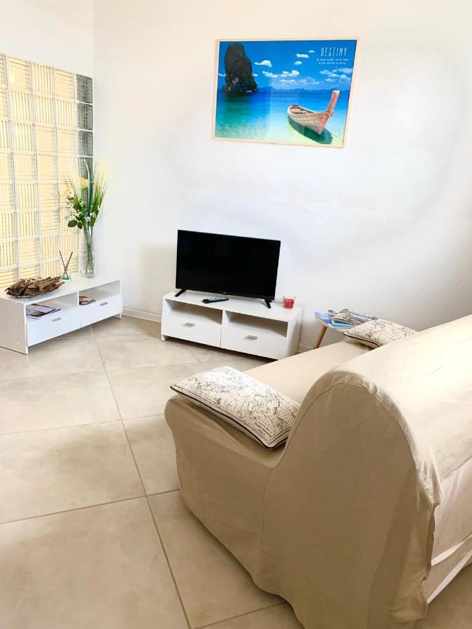 Haut De Villa Entre Mer Et Campagne Hyeres Bagian luar foto
