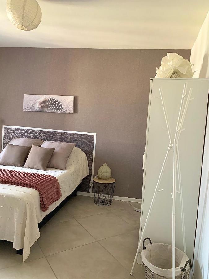 Haut De Villa Entre Mer Et Campagne Hyeres Bagian luar foto